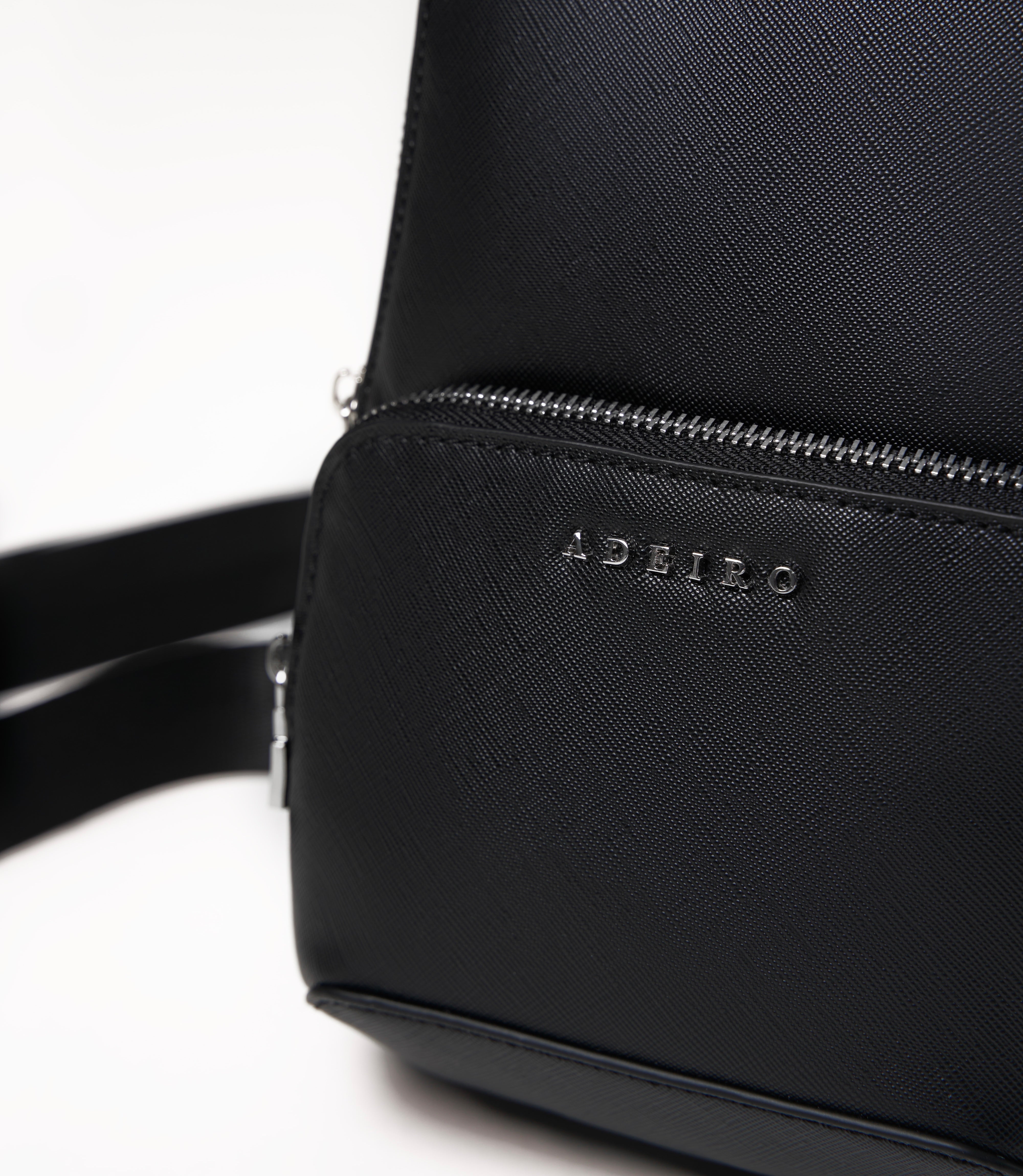 Noir Shoulder bag